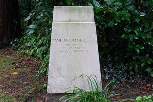 Grave of PO Emil Fechtner DFC RAFVR 