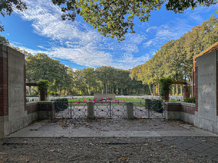 Arnhem Oosterbeek Cemetery 