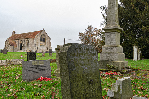 The solitary headstone of Sgt Pietro Alfredo Giovetti RAFVR. 