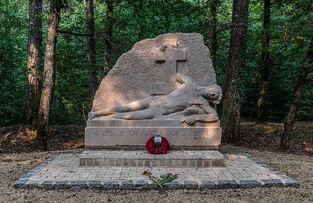 Memorial at La Couarde